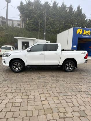 TOYOTA HILUX 2.8 SRX 4X4 CD 16V DIESEL 4P AUTOMÁTICO